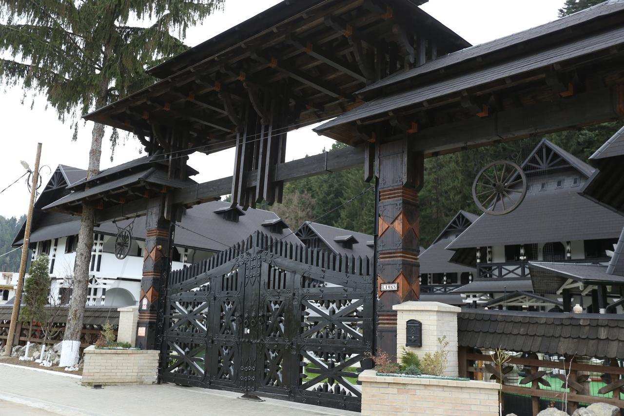 Complex Lions Bucovina Hotel Voronet Buitenkant foto
